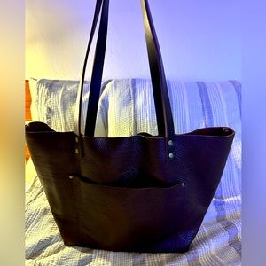 Beautiful Portland Leather large tote. Like new condition!